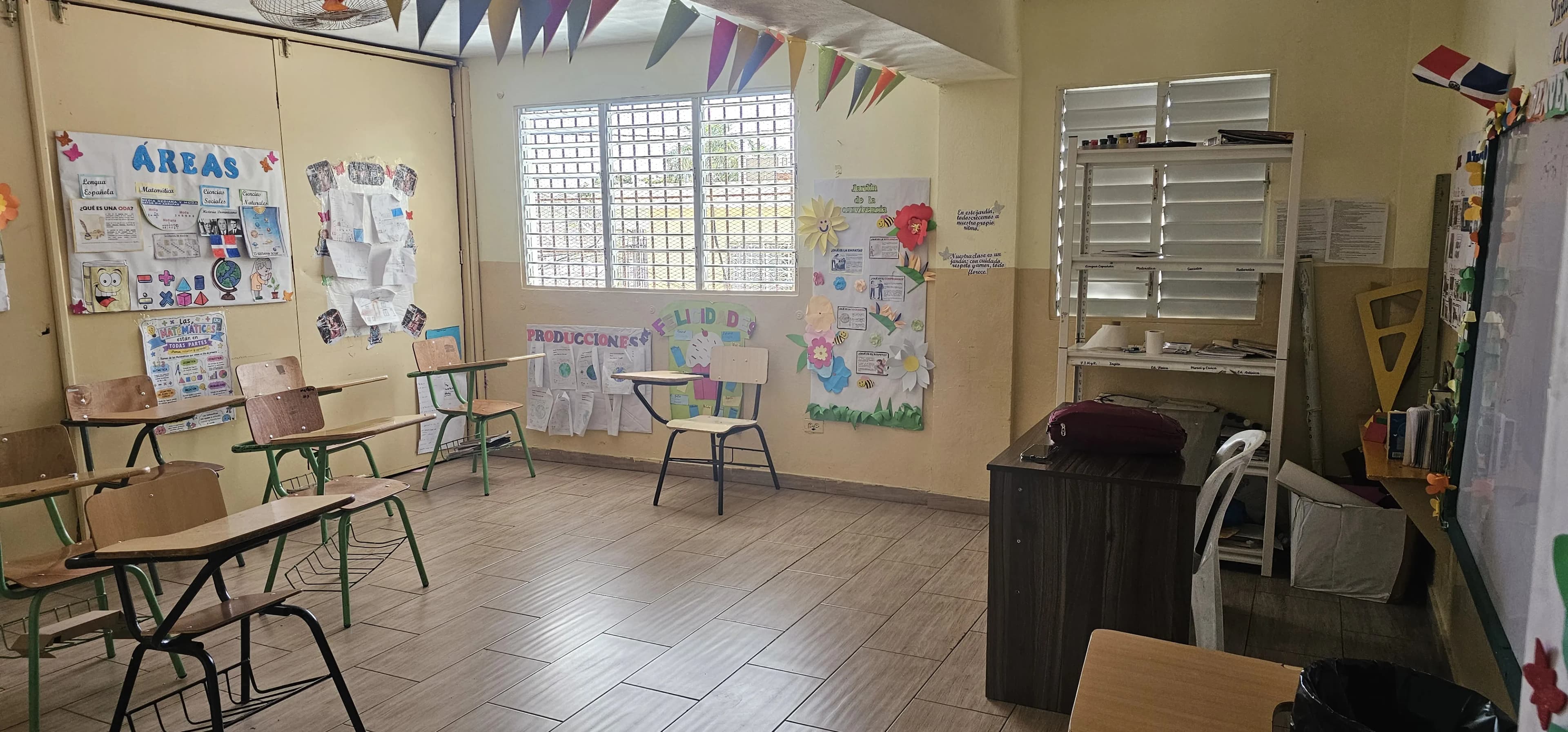 Classroom at Alfa de Luz